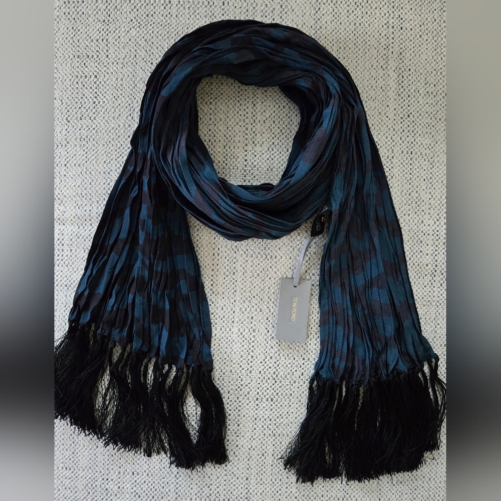 NWT TOM FORD  Blue and Black Silk Scarf Made In Italy Size:OS